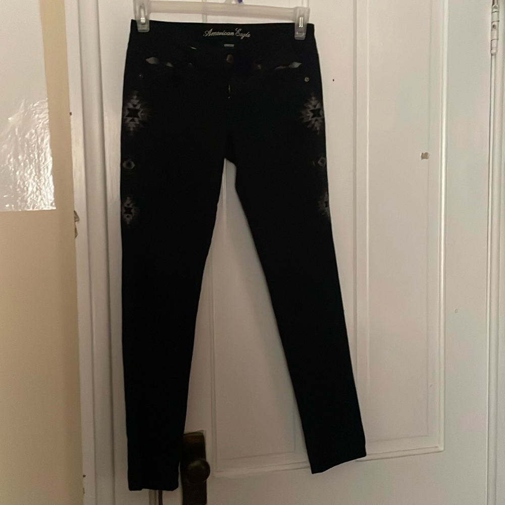 American eagle embroidered skinny cropped jeans